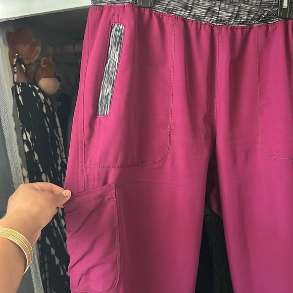 Dickies X-Large scrub bottom jogger. Burgundy. Used in good condition. - Picture 4 of 11